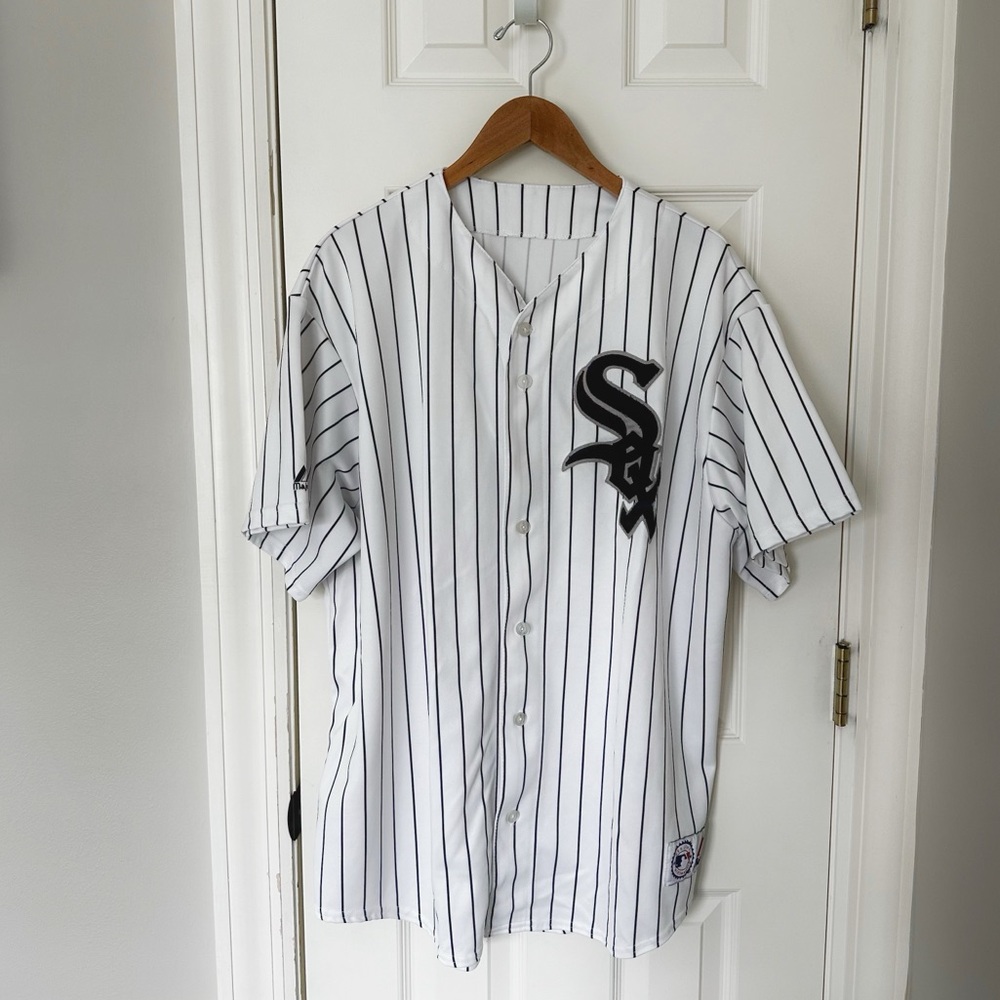 Chicago White Sox striped baseball jersey, size XXL